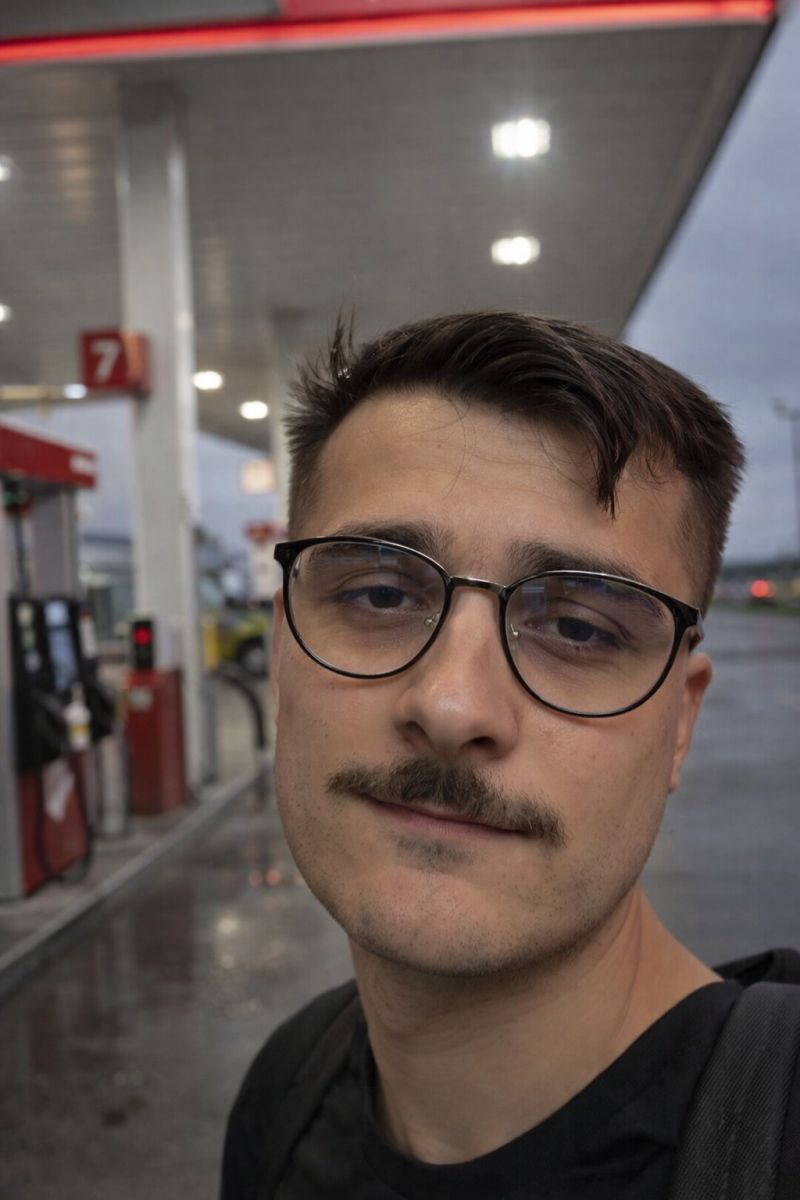 Prawniczy hot dog od płaza. Dlaczego tanie szablony i szybkie porady odbijają się firmom czkawką?